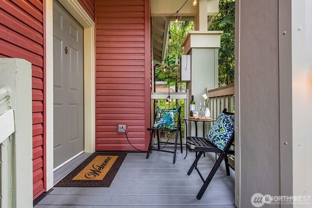 Photo of 9403 176 Place NE #3, Redmond, WA 98052 (MLS # 2503607)