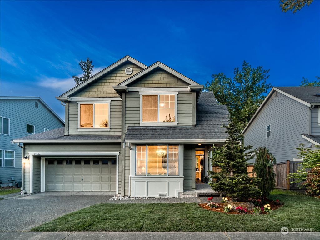 Photo of 17474 NE 98th Way, Redmond, WA 98052 (MLS # 2101802)