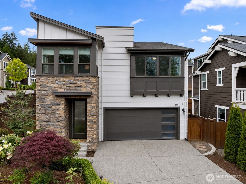 Photo of 1431 243rd Place NE, Sammamish, WA 98074 (MLS # 2577204)