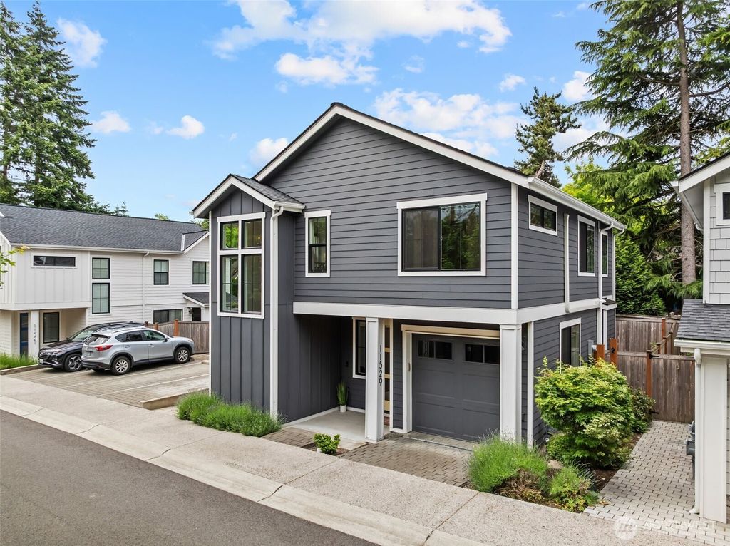 Photo of 11529 112th Court NE, Kirkland, WA 98033 (MLS # 2388012)
