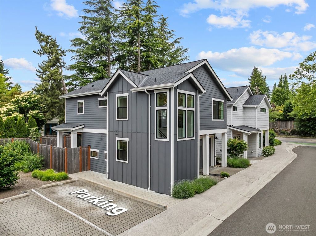 Photo of 11529 112th Court NE, Kirkland, WA 98033 (MLS # 2388012)