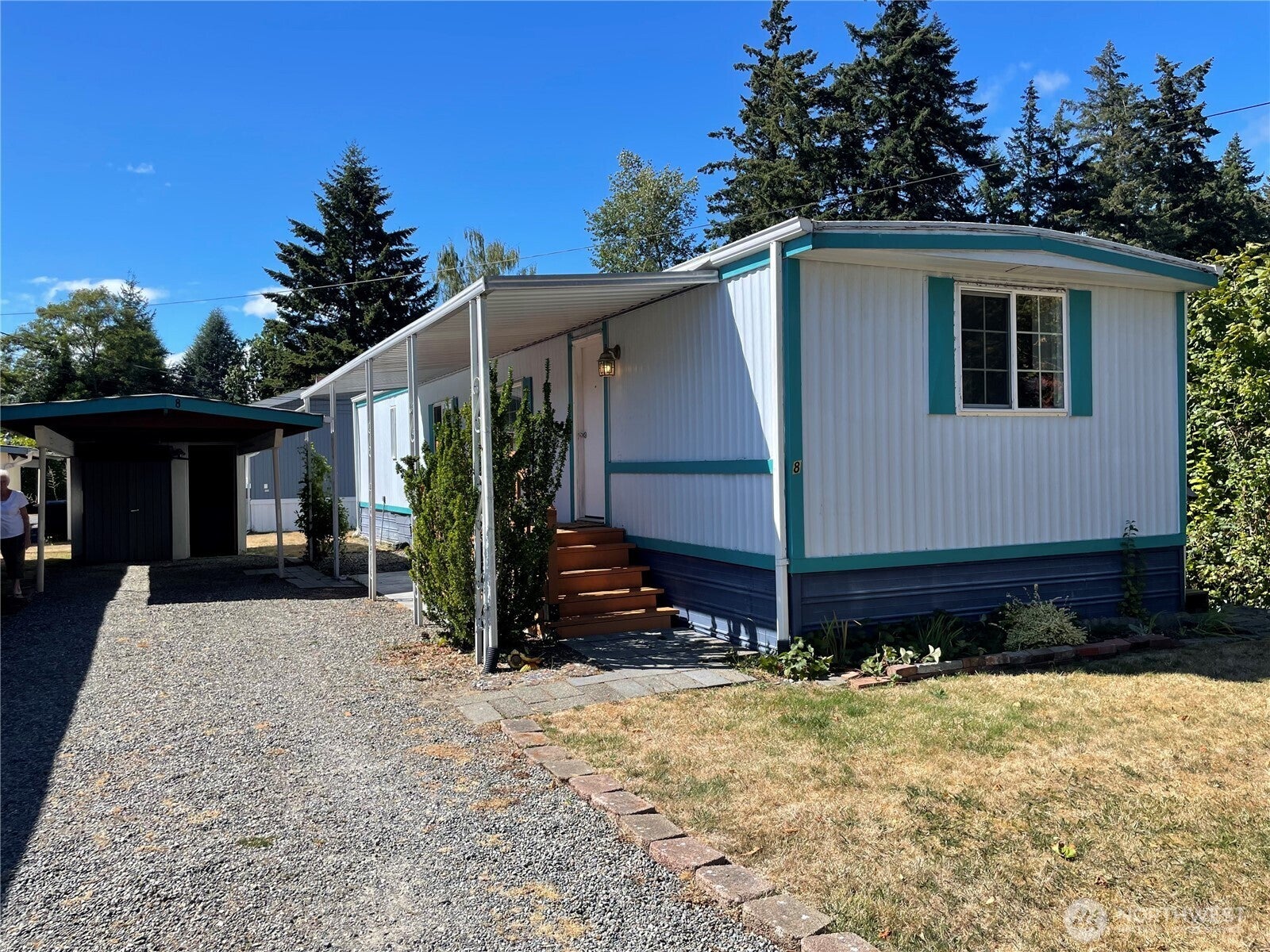 600 NE Lincoln Drive 8