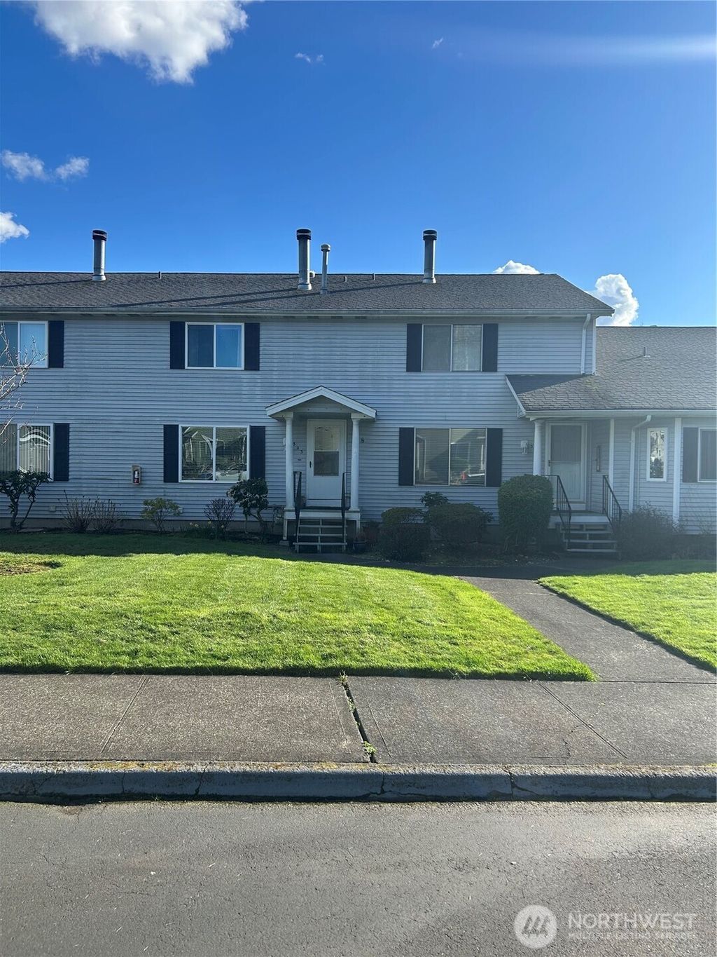 Photo of 303 S 325th Lane #22D, Federal Way, WA 98003 (MLS # 2491631)