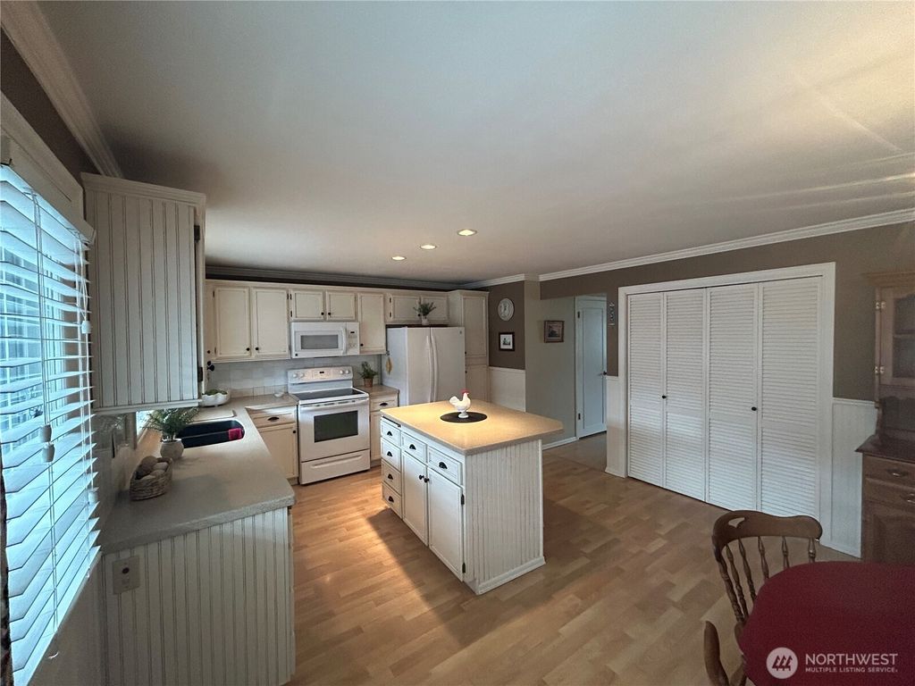 Photo of 303 S 325th Lane #22D, Federal Way, WA 98003 (MLS # 2491631)