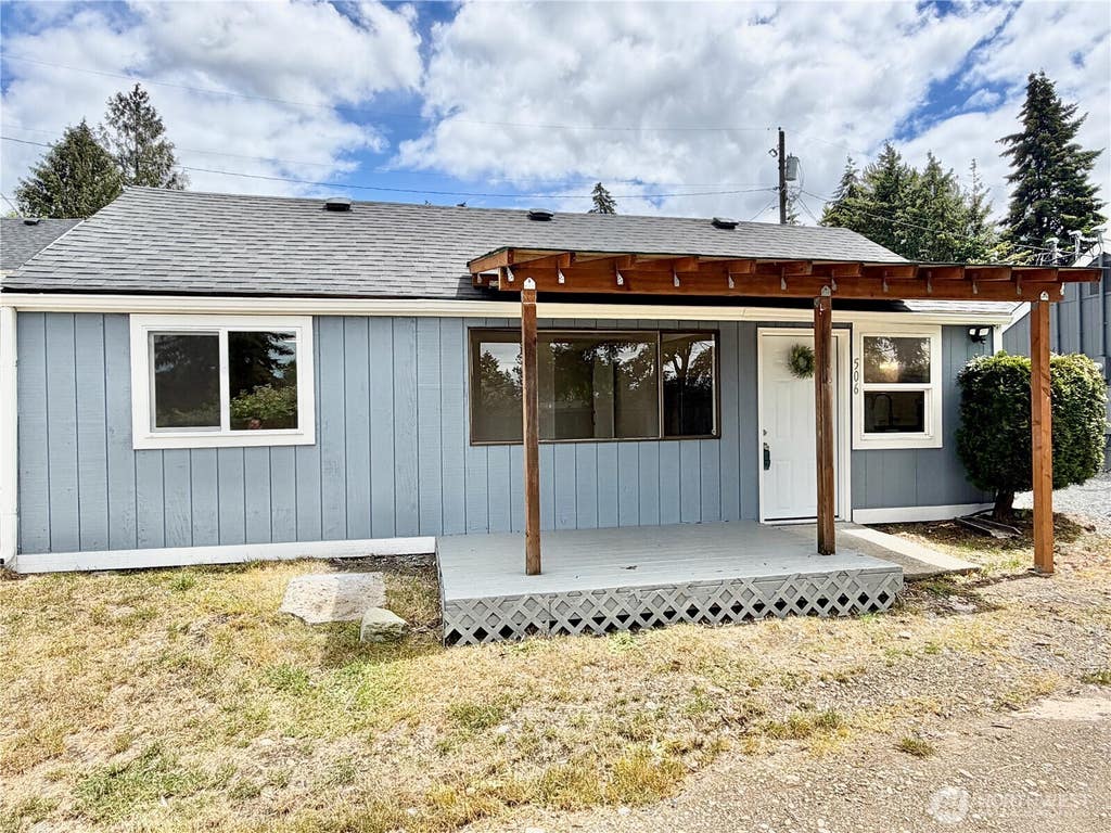 Photo of 506 S 107th Street, Tacoma, WA 98444 (MLS # 2538910)