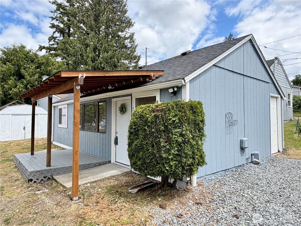 Photo of 506 S 107th Street, Tacoma, WA 98444 (MLS # 2538910)