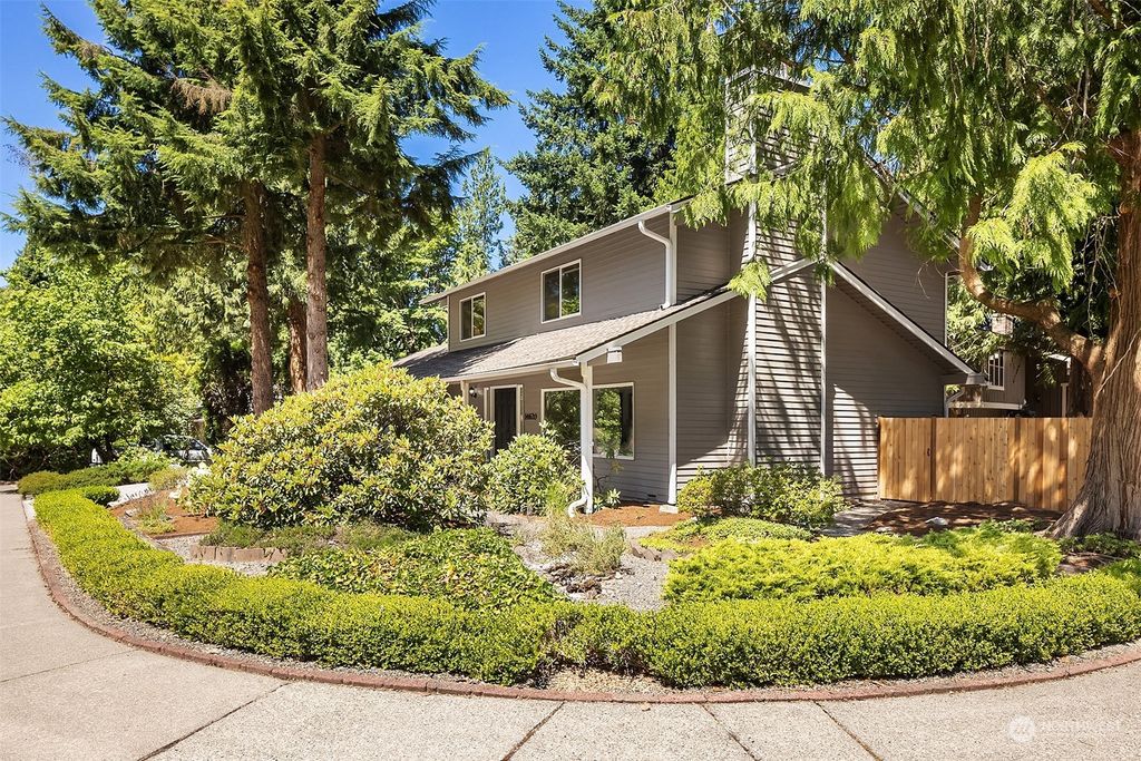 Photo of 14620 NE 76th Street, Redmond, WA 98052 (MLS # 2140165)