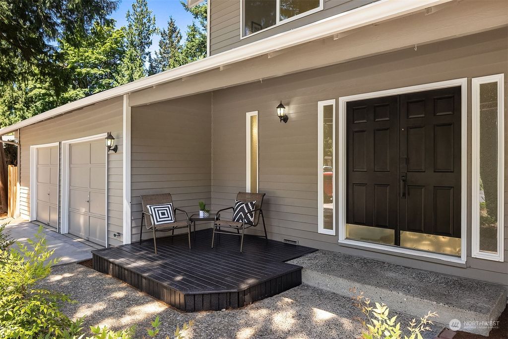 Photo of 14620 NE 76th Street, Redmond, WA 98052 (MLS # 2140165)