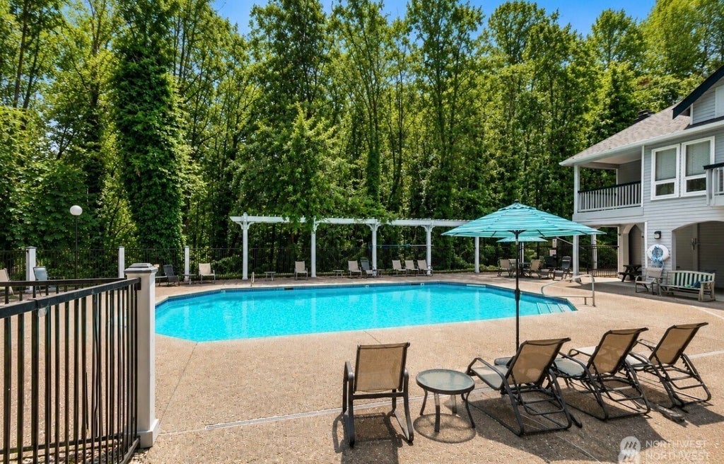 Photo of 33020 10th Avenue SW #S303, Federal Way, WA 98023 (MLS # 2576532)