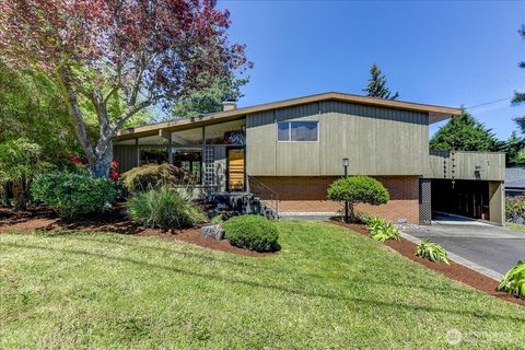 Photo of 2102 N 171st Street, Shoreline, WA 98133 (MLS # 2522137)