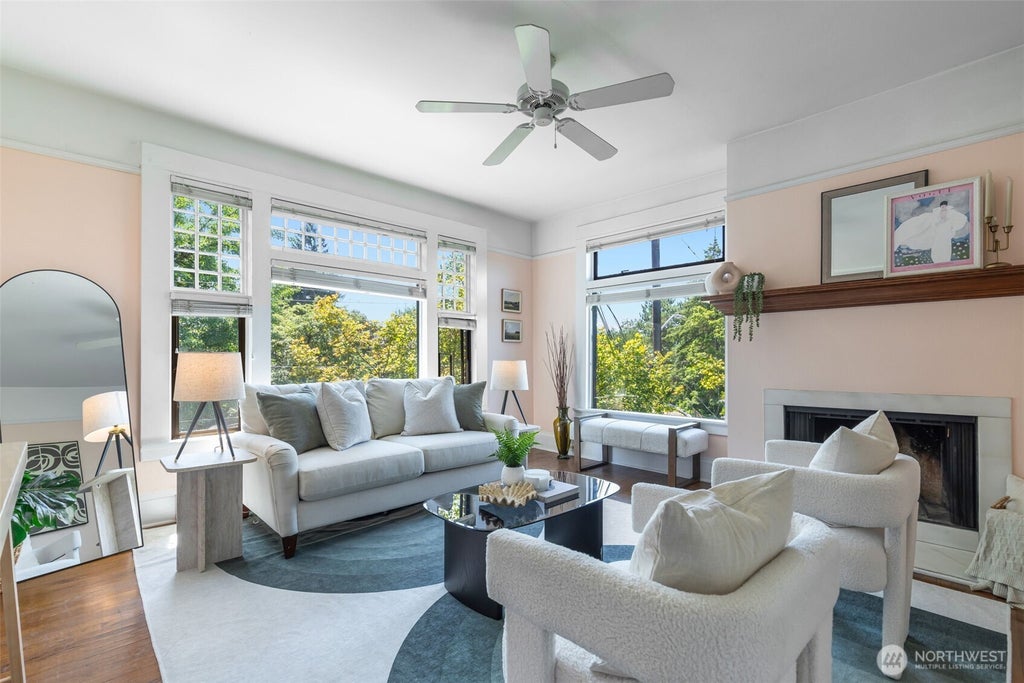 Photo of 904 E Miller Street #4, Seattle, WA 98102 (MLS # 2583359)