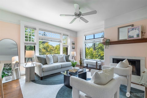 Photo of 904 E Miller Street #4, Seattle, WA 98102 (MLS # 2583359)