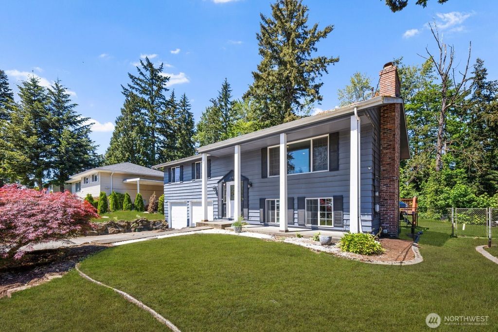 Photo of 2102 SW 322nd Street, Federal Way, WA 98023 (MLS # 2515494)