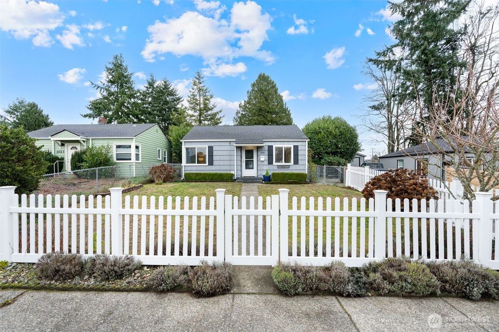 Photo of 1027 S Rochester Street, Tacoma, WA 98465 (MLS # 2459798)