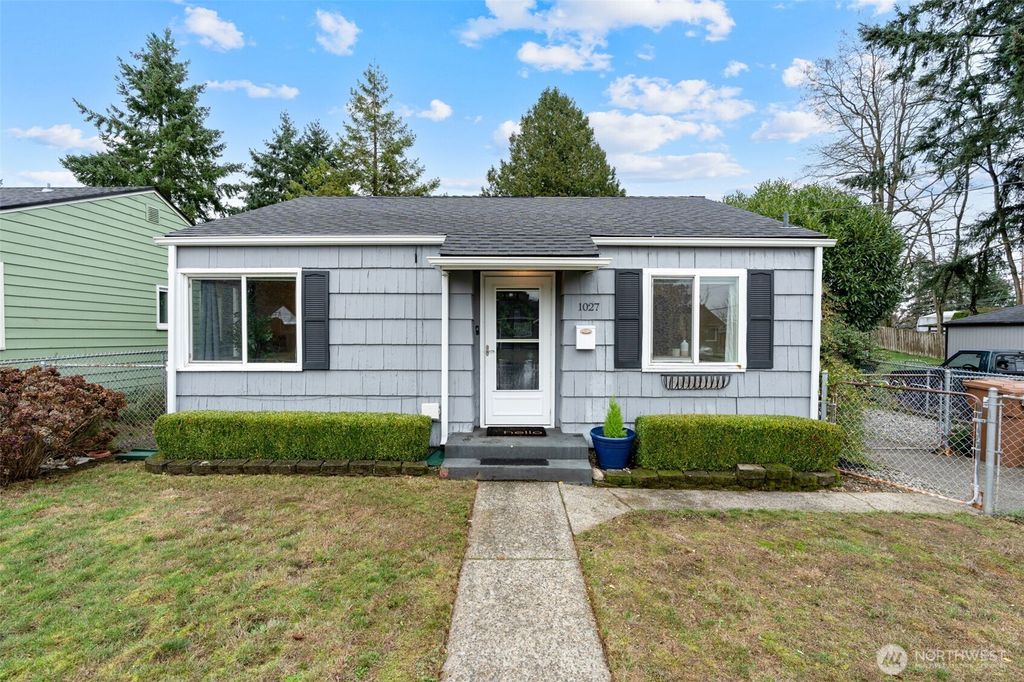 Photo of 1027 S Rochester Street, Tacoma, WA 98465 (MLS # 2459798)