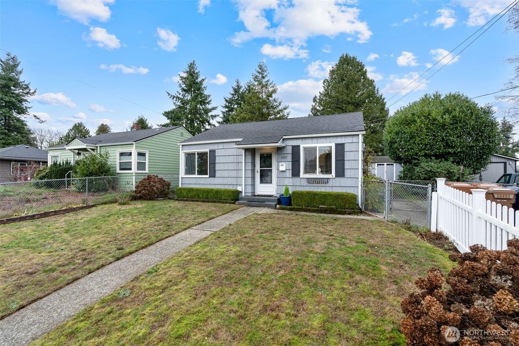 Photo of 1027 S Rochester Street, Tacoma, WA 98465 (MLS # 2459798)