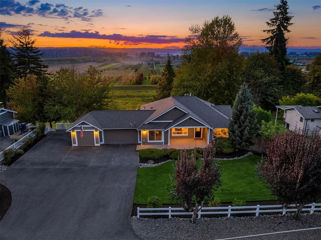 Photo of 12808 127TH Avenue SE, Snohomish, WA 98290 (MLS # 2599802)