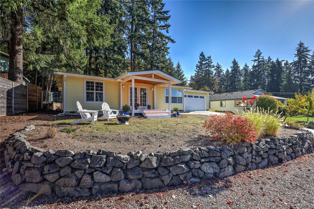 Photo of 17944 Thompson Place NE, Poulsbo, WA 98370 (MLS # 2579506)