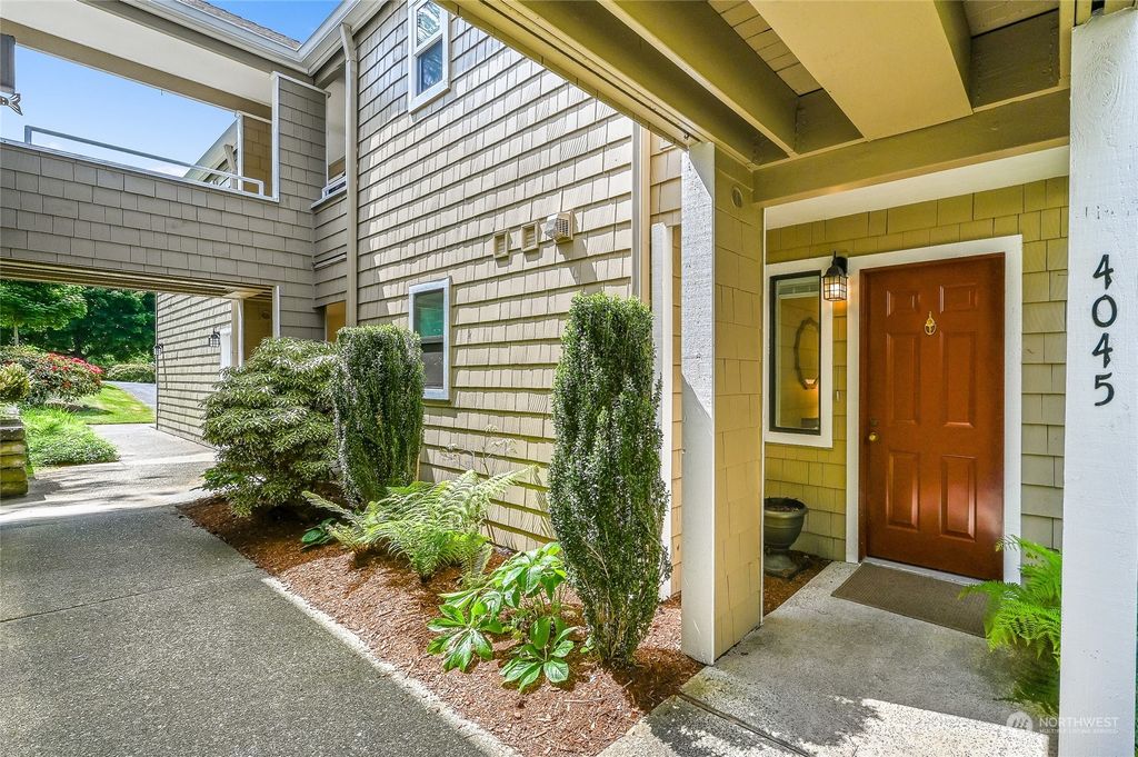 Photo of 4045 Providence Point Drive SE #1029, Issaquah, WA 98029 (MLS # 2070251)