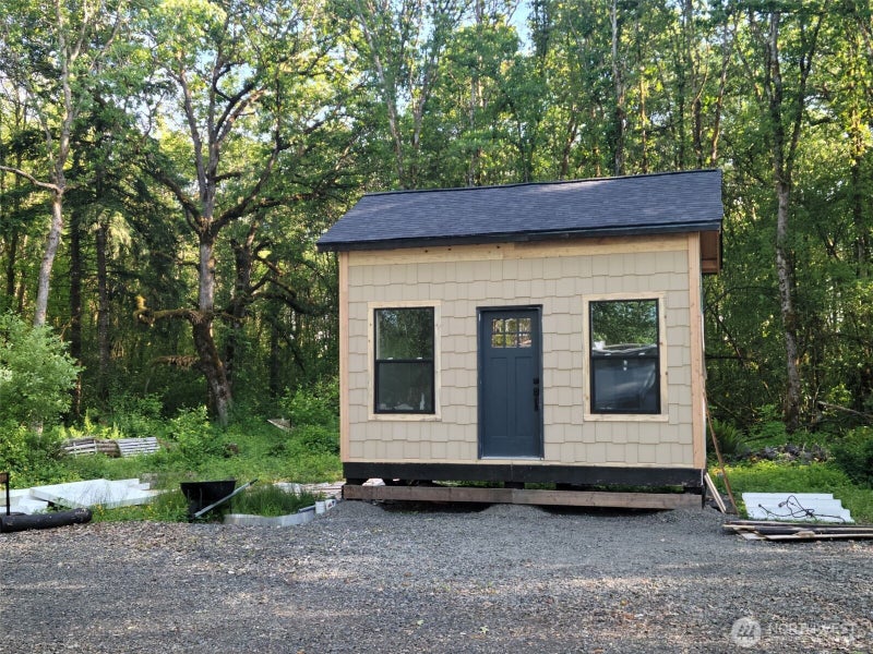 209 Frost Road