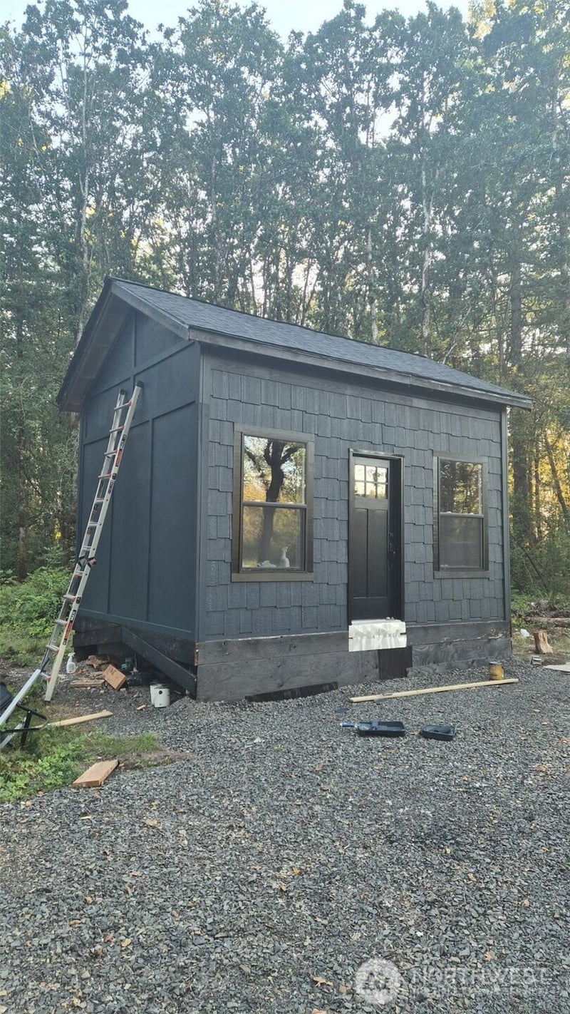 209 Frost Road