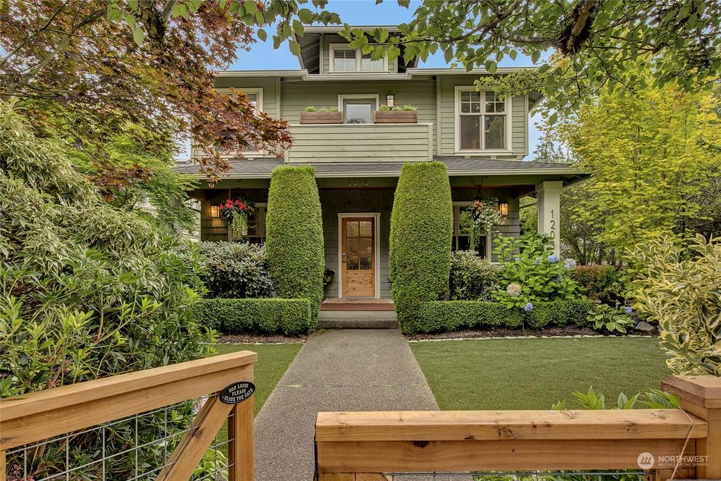Photo of 1203 5th Street, Kirkland, WA 98033 (MLS # 2272596)