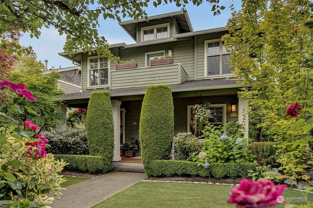Photo of 1203 5th Street, Kirkland, WA 98033 (MLS # 2272596)
