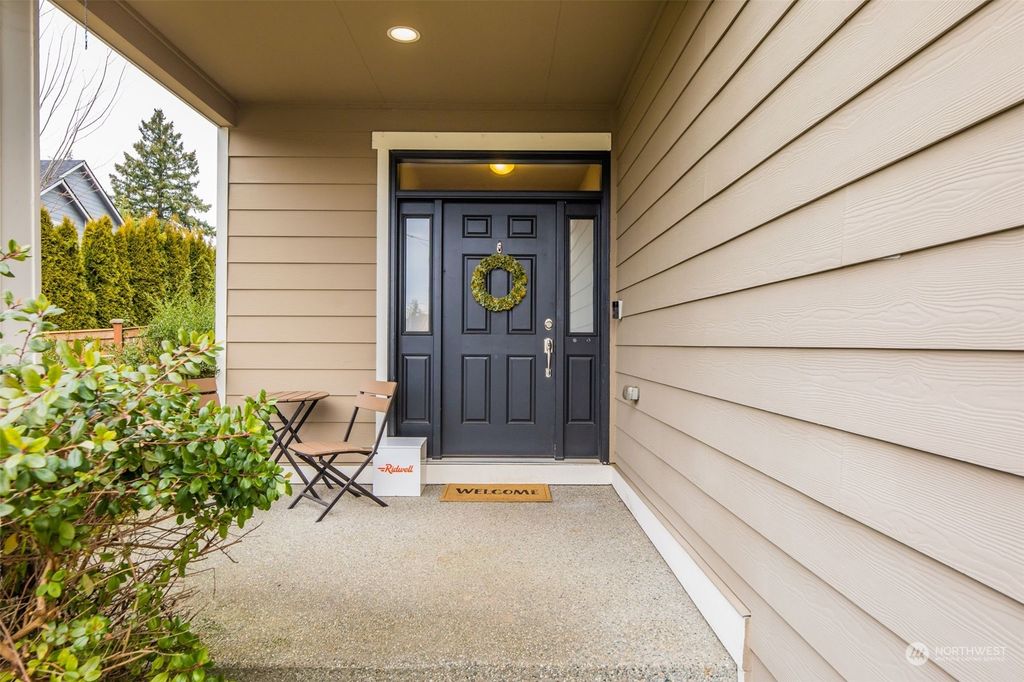 Photo of 1017 207th Street SW, Lynnwood, WA 98036 (MLS # 2031548)