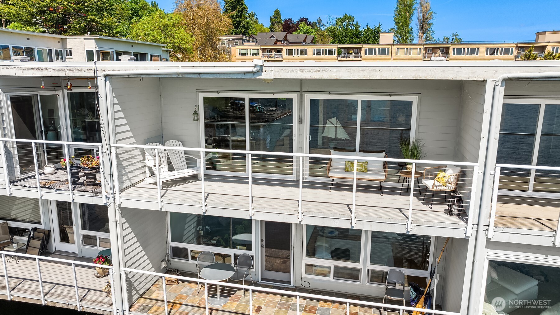 414 Lakeside Avenue S 13