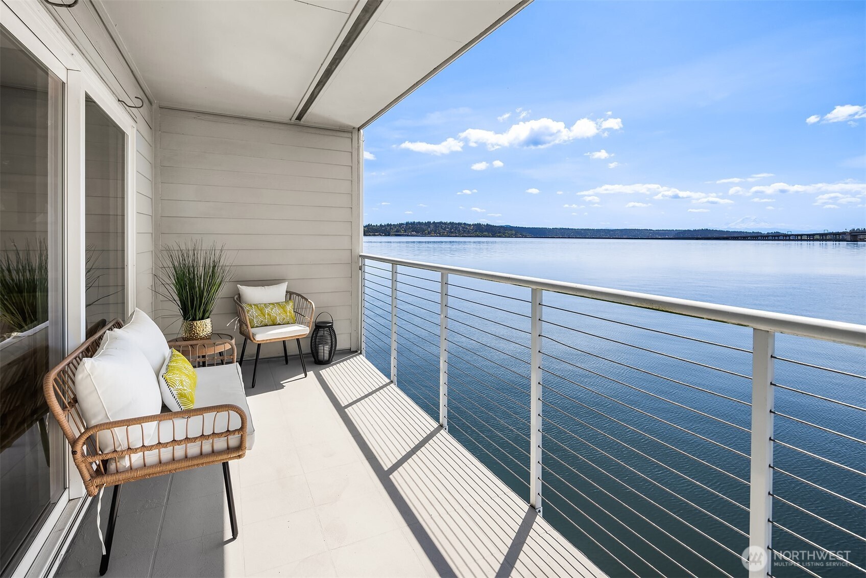 414 Lakeside Avenue S 13