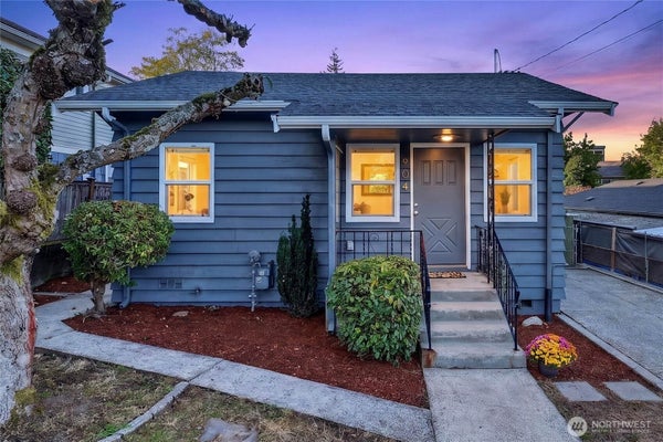 904 N 103RD ST, SEATTLE, WA 98133 - Image cbf87564e5a60c06dfd4b44f36cff01d/1361941850