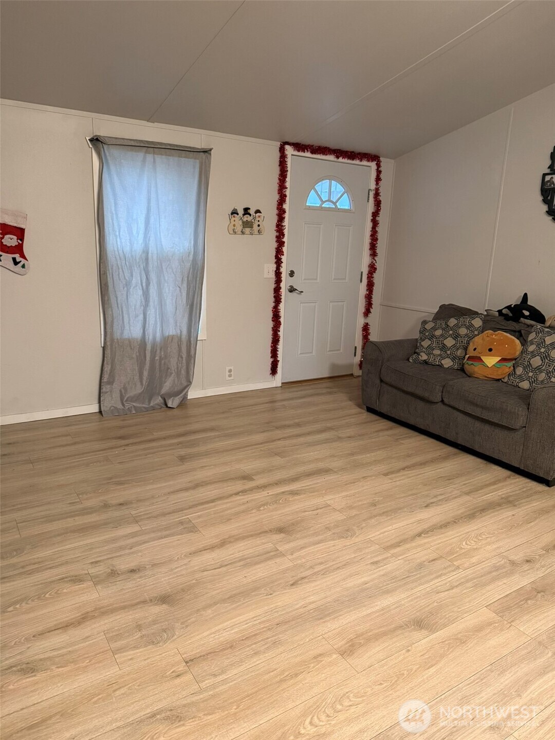 10302 Lakeview Avenue SW 21