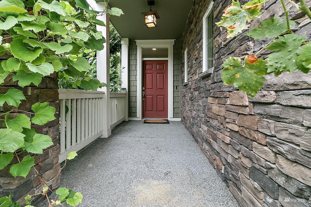 Photo of 710 Kitsap Avenue NE, Renton, WA 98059 (MLS # 1978716)