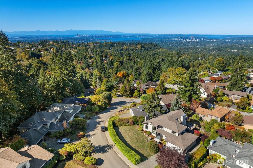 Photo of 5030 155th Place SE, Bellevue, WA 98006 (MLS # 2440258)