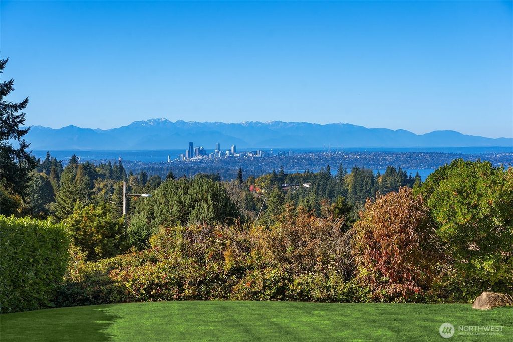 Photo of 5030 155th Place SE, Bellevue, WA 98006 (MLS # 2440258)