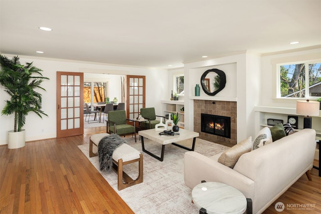 Photo of 6028 31st Avenue NE, Seattle, WA 98115 (MLS # 2498442)