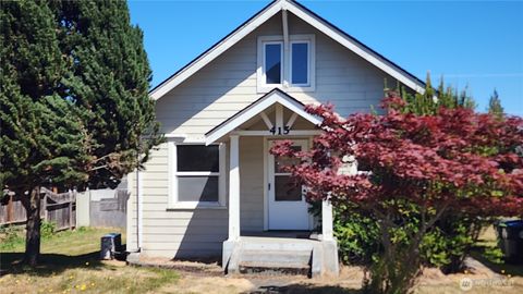Photo of 415 E Lopez Ave AVE, Port Angeles, WA 98362 (MLS # 2553429)