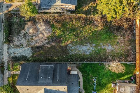 Photo of 8444 46th Avenue S, Seattle, WA 98118 (MLS # 2484962)