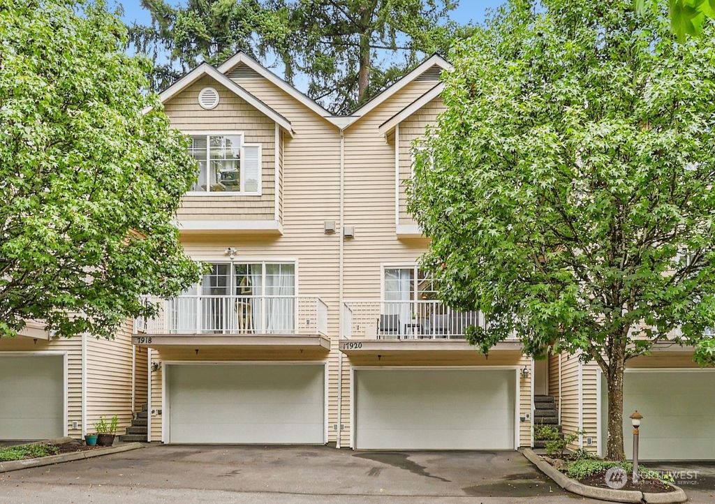Photo of 17920 NE 90th Street, Redmond, WA 98052 (MLS # 2143564)