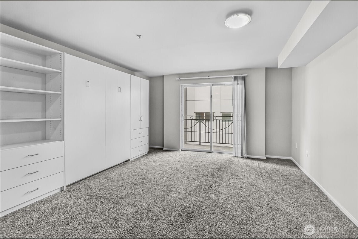 425 Vine Street 421