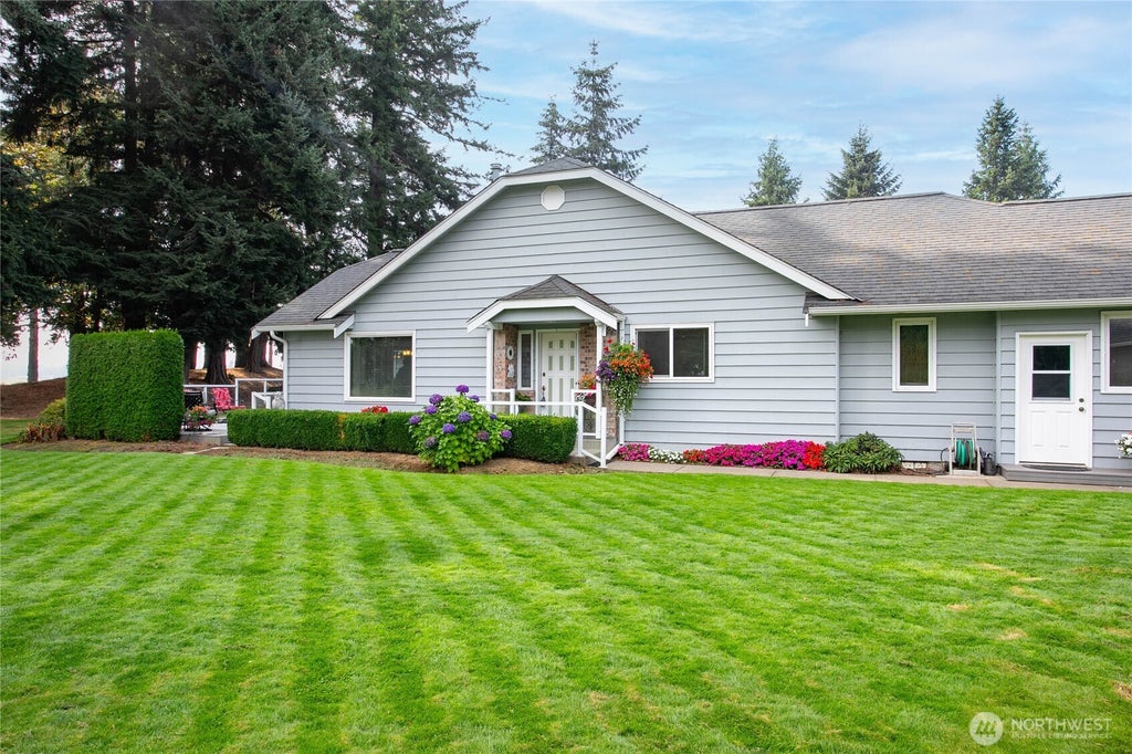 Photo of 6842 Raspberry Drive #B, Everson, WA 98247 (MLS # 2585473)