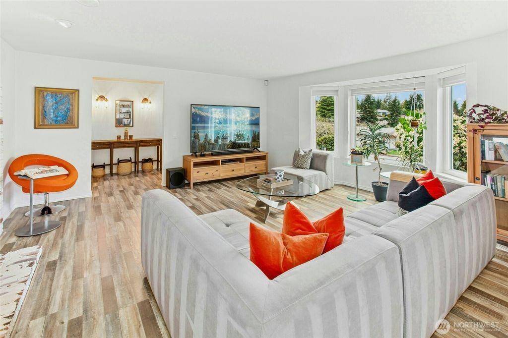 Photo of 19720 1st Place SW, Normandy Park, WA 98166 (MLS # 2347733)