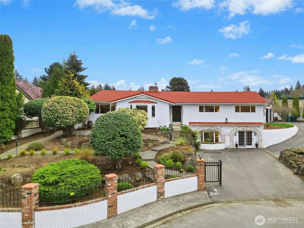 Photo of 19720 1st Place SW, Normandy Park, WA 98166 (MLS # 2347733)