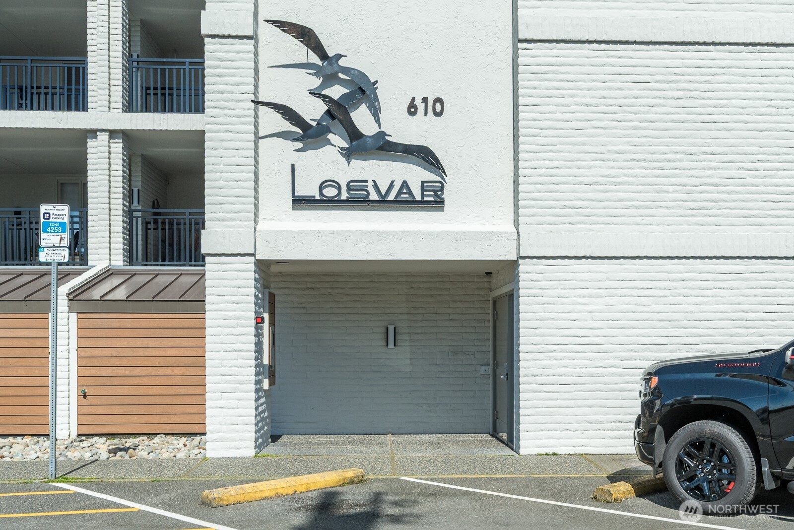 610 Front Street 302