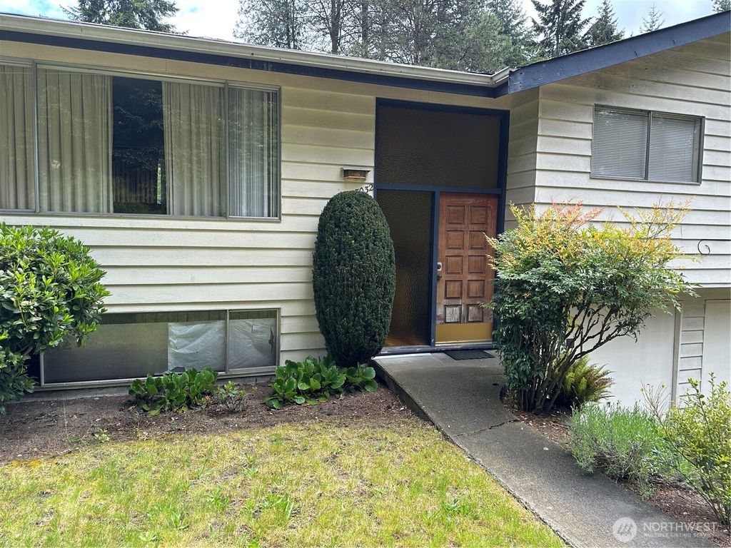 Photo of 13032 27th Avenue NE, Seattle, WA 98125 (MLS # 2359622)