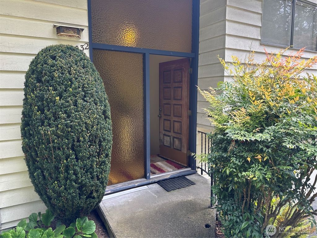 Photo of 13032 27th Avenue NE, Seattle, WA 98125 (MLS # 2359622)