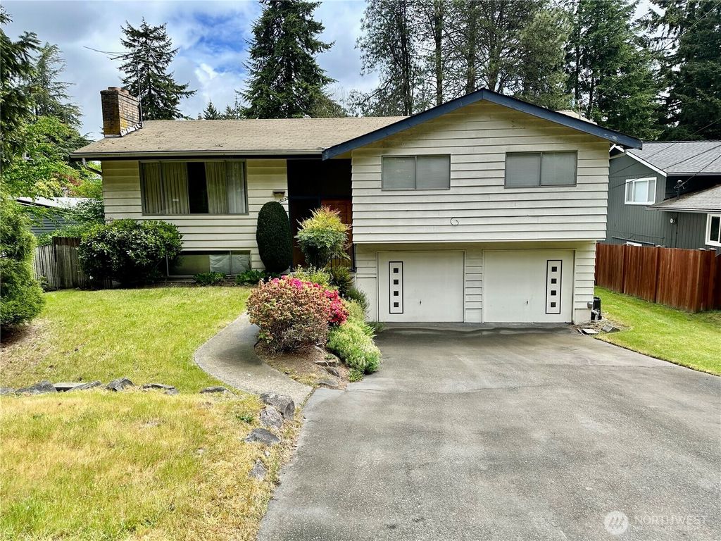 Photo of 13032 27th Avenue NE, Seattle, WA 98125 (MLS # 2359622)