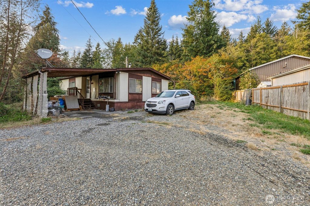 Photo of 925 131st, Marysville, WA 98271 (MLS # 2430696)