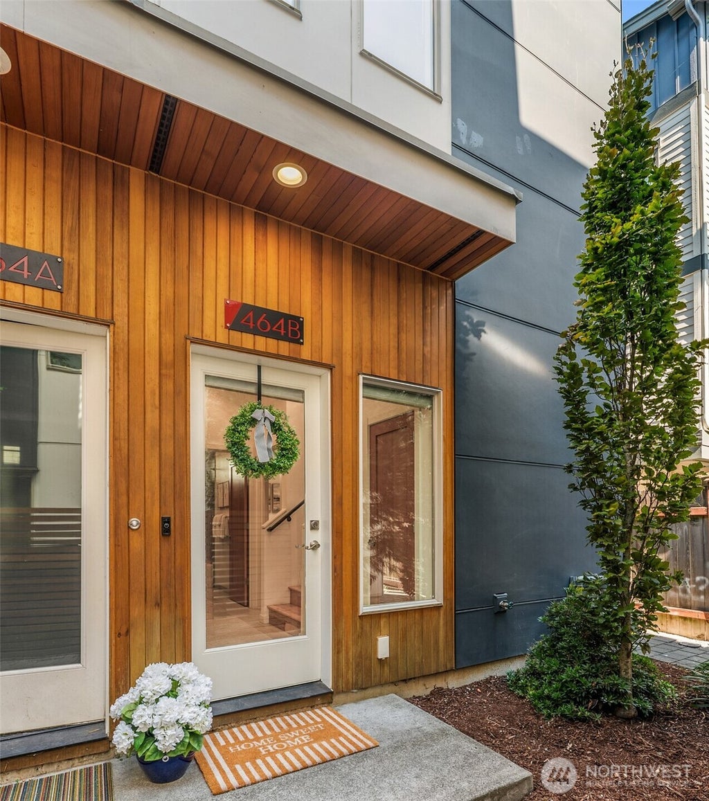 Photo of 464 NE Maple Leaf Place #B, Seattle, WA 98115 (MLS # 2592377)