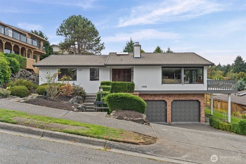 Photo of 1922 Dumas Circle NE, Tacoma, WA 98422 (MLS # 2588471)